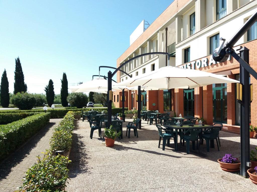 Meditur Hotel Pisa Migliarino Pisano Kültér fotó