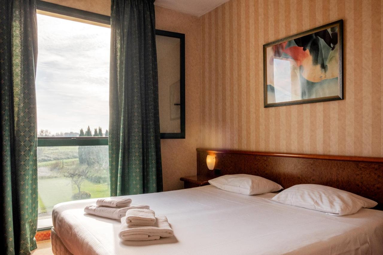 Meditur Hotel Pisa Migliarino Pisano Kültér fotó