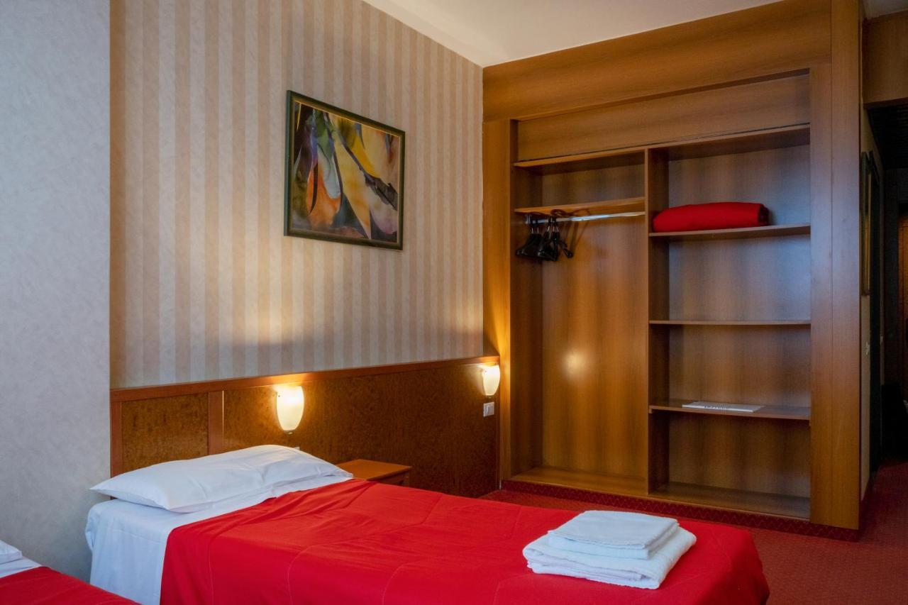 Meditur Hotel Pisa Migliarino Pisano Kültér fotó