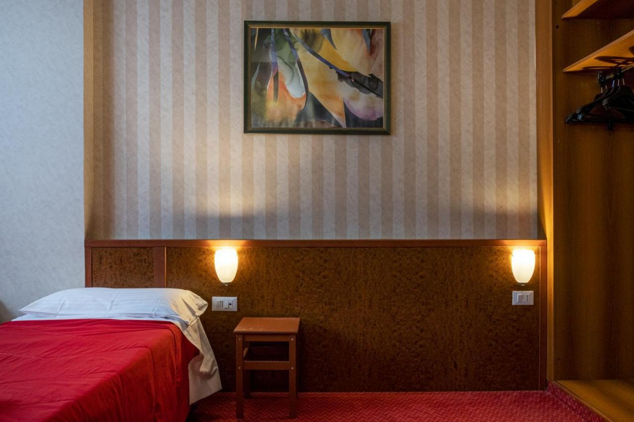 Meditur Hotel Pisa Migliarino Pisano Kültér fotó