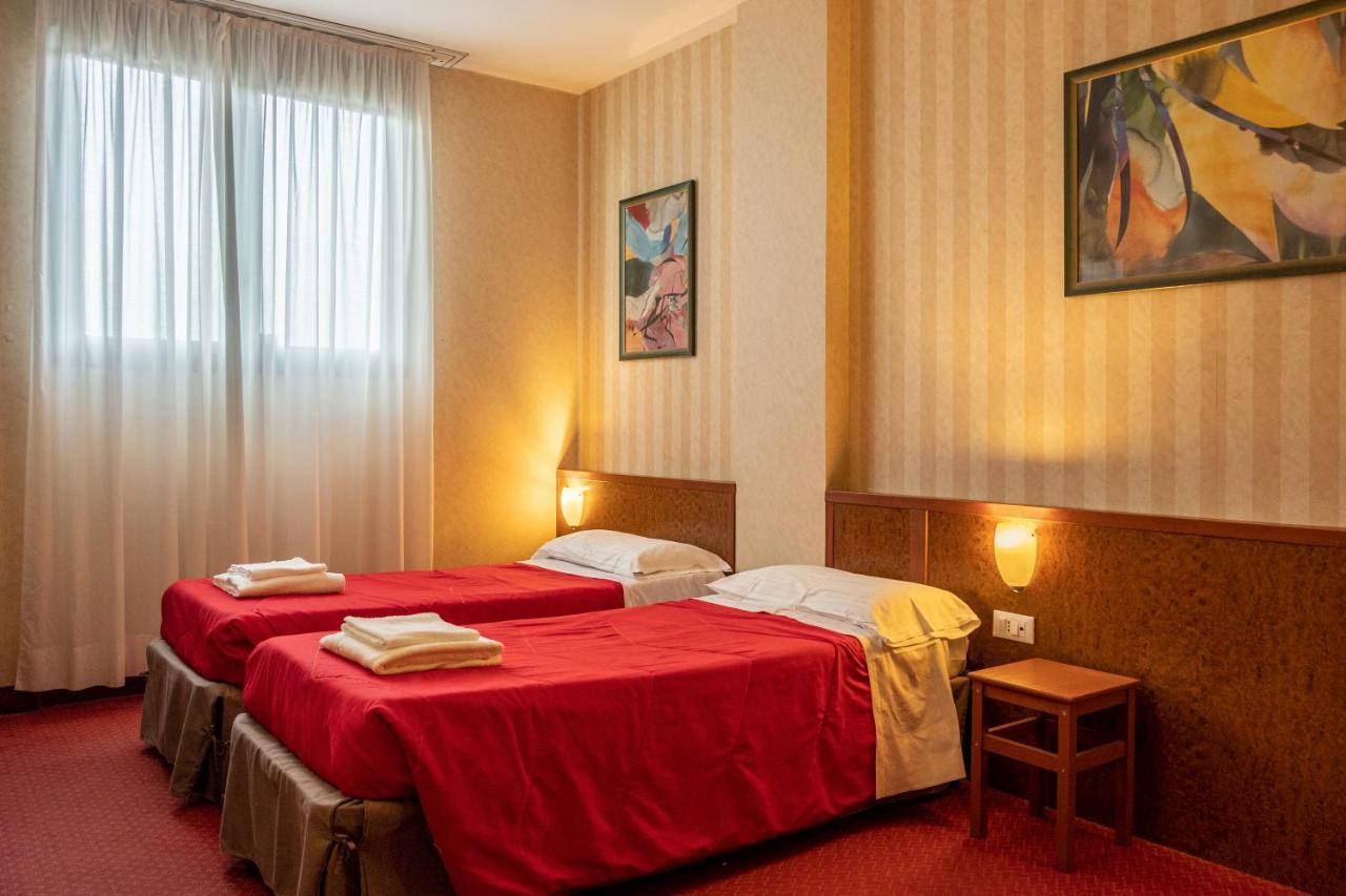 Meditur Hotel Pisa Migliarino Pisano Kültér fotó